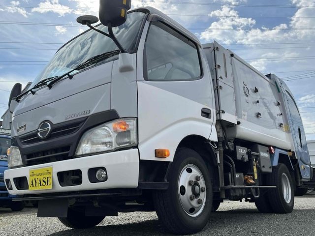 デュトロ　２ｔ積み巻込み式パッカー車