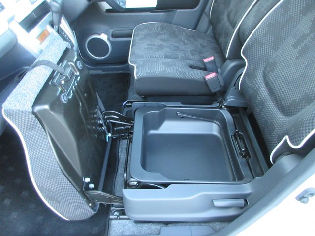 車両画像14