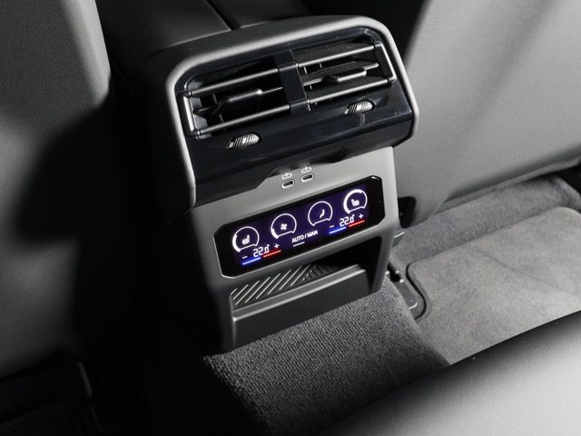 車両画像24