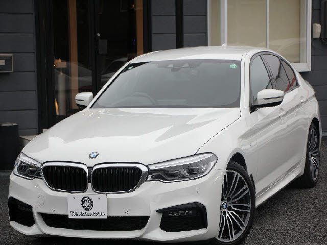 ５シリーズ　セダン　５３０ｉ　Ｍスポーツ