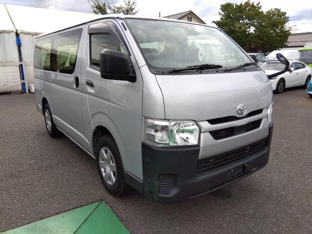 ハイエースバン　２ＷＤ　