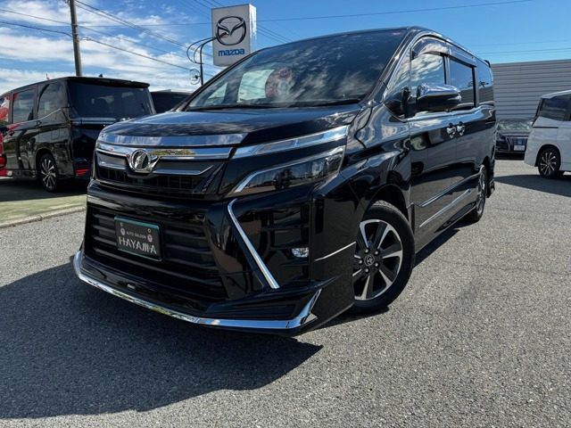 ヴォクシー　２．０　ＺＳ　トヨタ純正１０インチナビ／