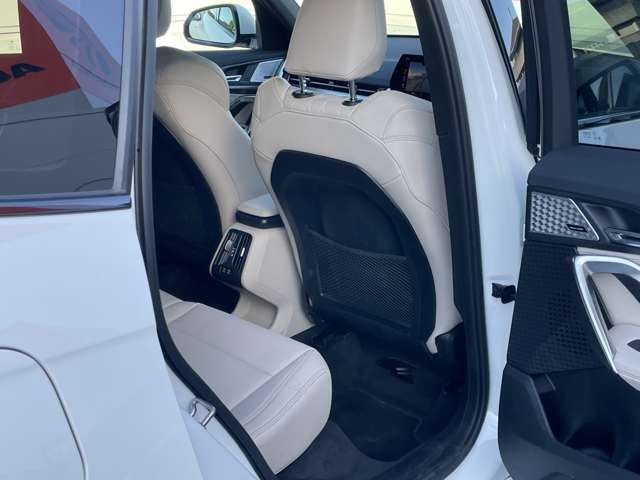 車両画像16