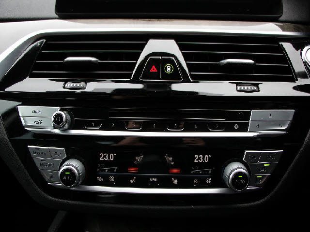 車両画像18