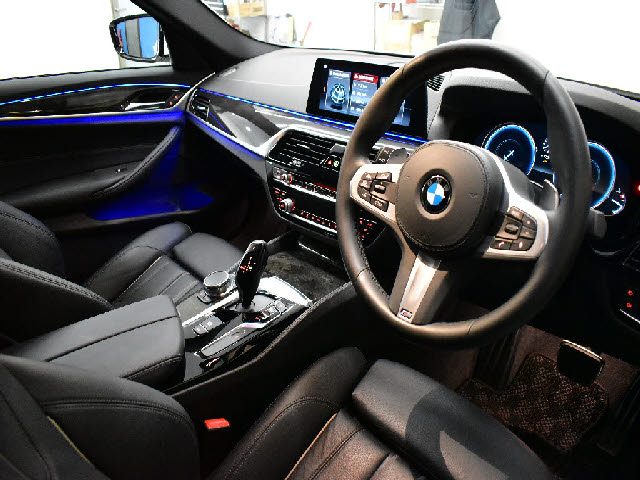 車両画像16
