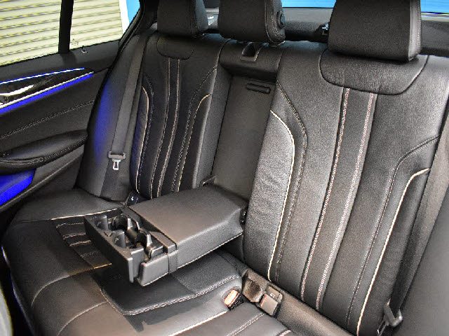 車両画像23