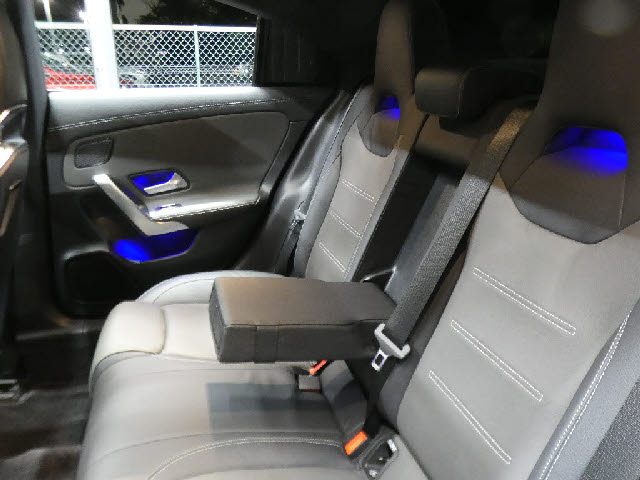 車両画像30