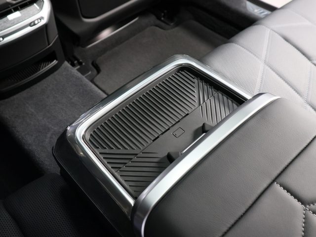 車両画像23