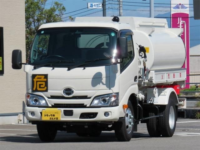 デュトロ　３ｔ　３．７５ＫＬ　タンクローリー