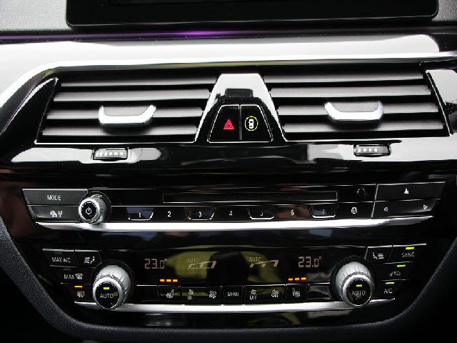 車両画像18