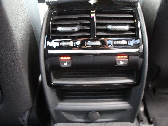 車両画像23