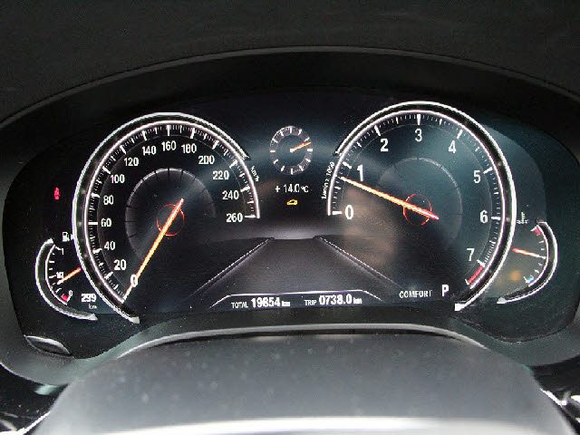 車両画像16