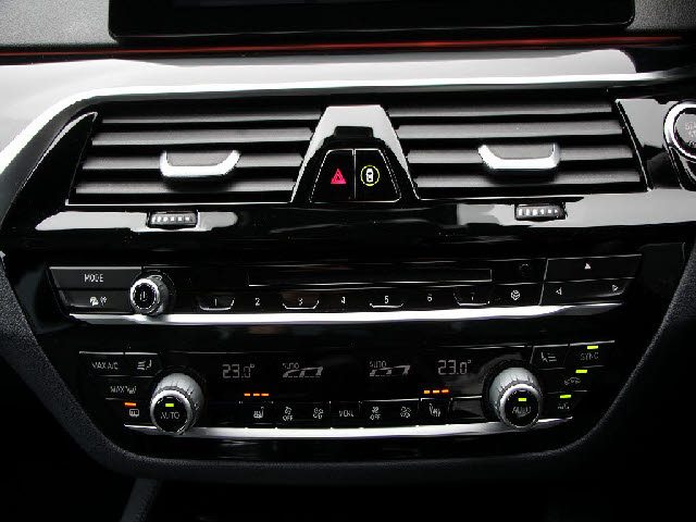 車両画像17