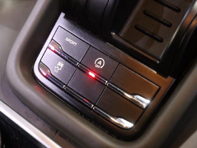 車両画像16