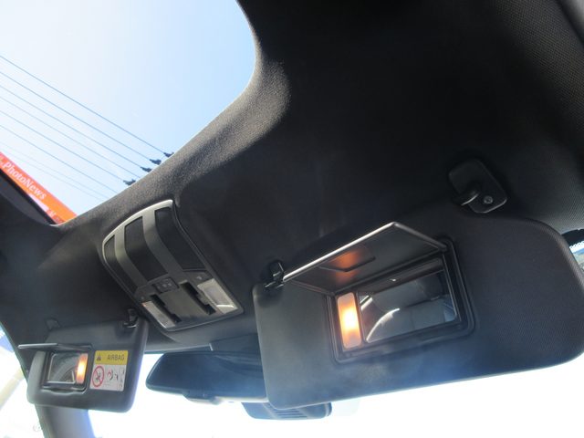 車両画像18