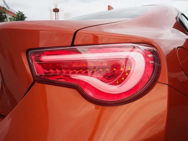 車両画像16
