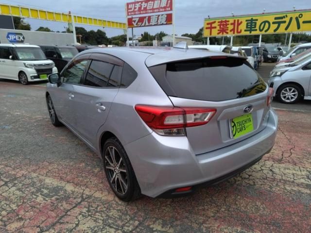 車両画像12