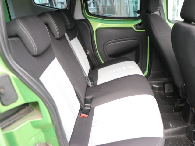 車両画像11