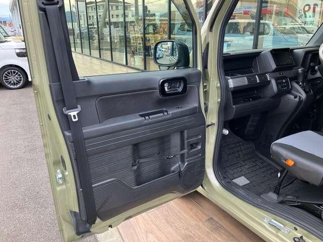 車両画像16