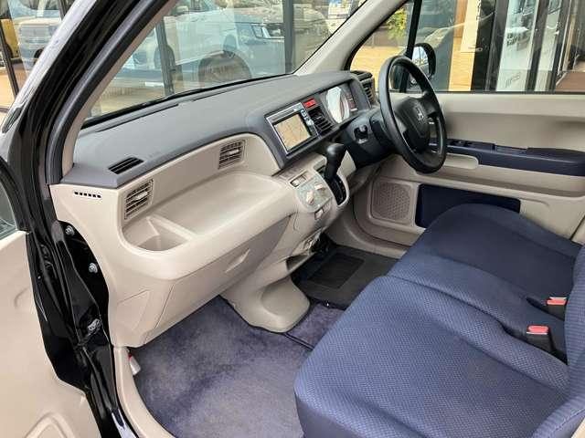 車両画像12