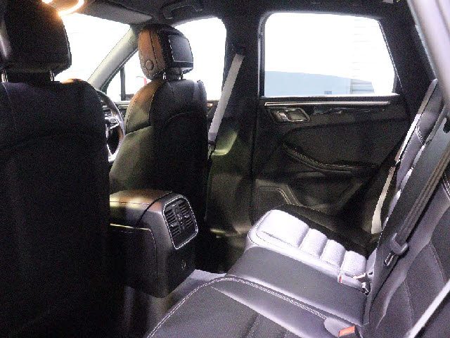 車両画像30