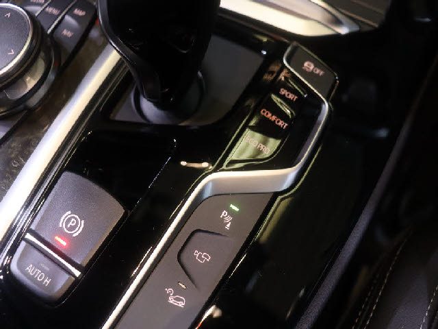 車両画像16