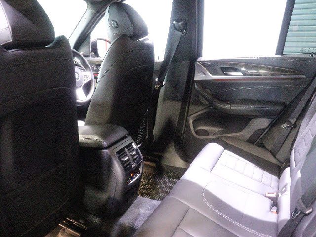 車両画像30