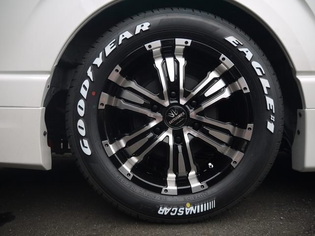 車両画像30