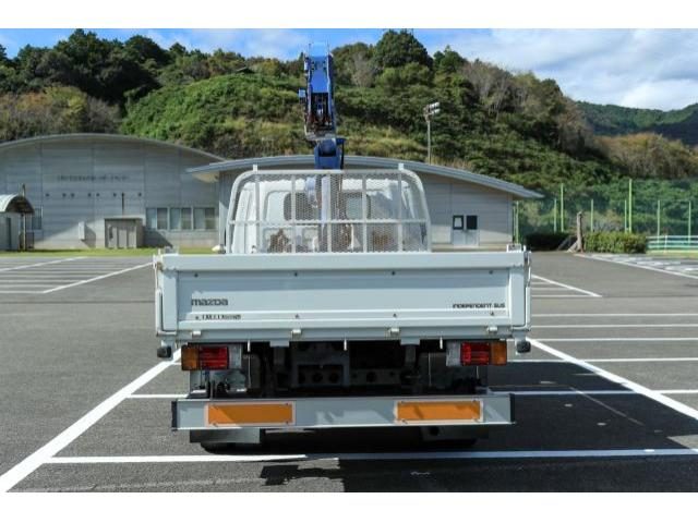 車両画像13