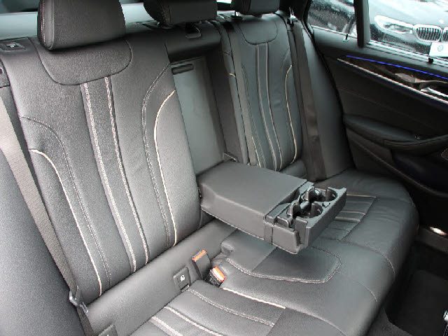 車両画像11