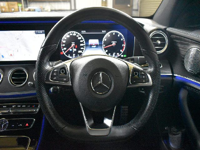 車両画像16