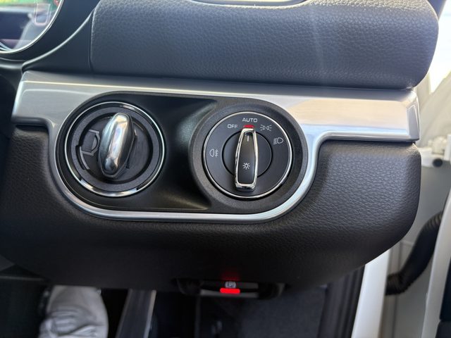 車両画像16