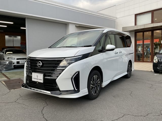セレナ　４ＷＤ　ハイウェイスター　Ｖ