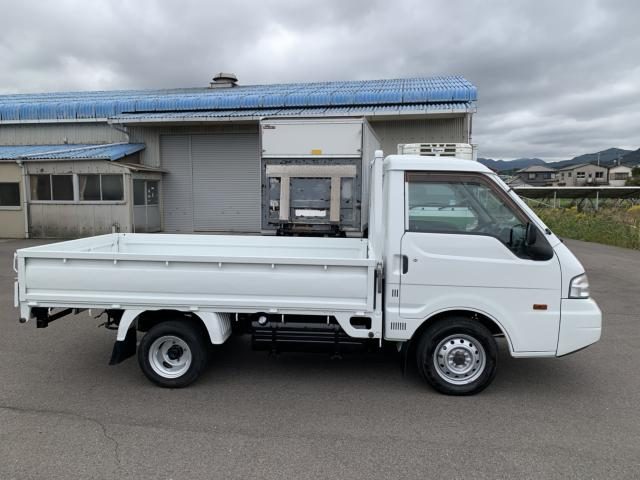 車両画像4