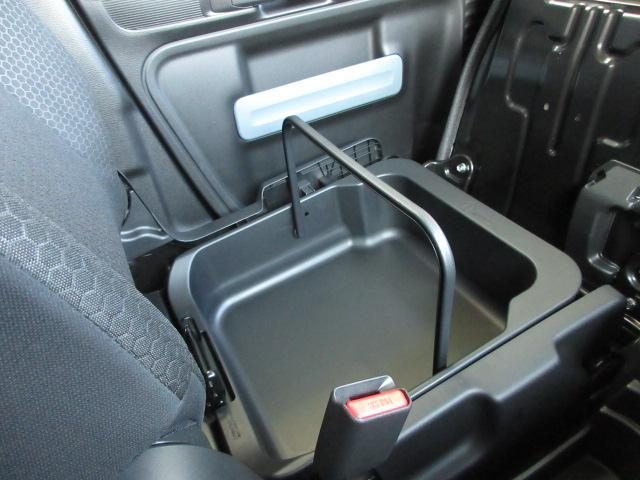 車両画像16