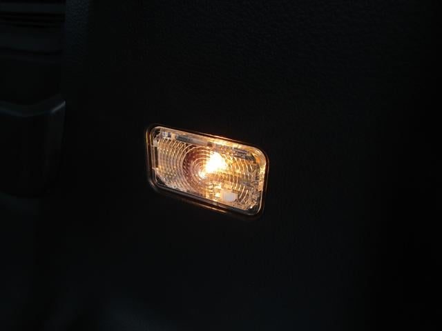 車両画像16