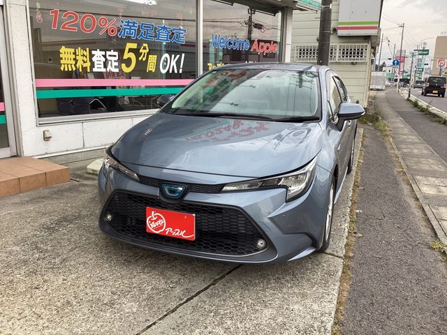 カローラ　セダン　ハイブリッド　４ＷＤ　Ｓ