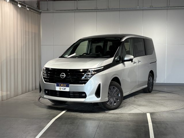 セレナ　４ＷＤ　ＸＶ