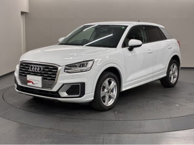 Ｑ３　ＴＦＳＩ　クワトロ１８０ＰＳ　ＳラインＰ