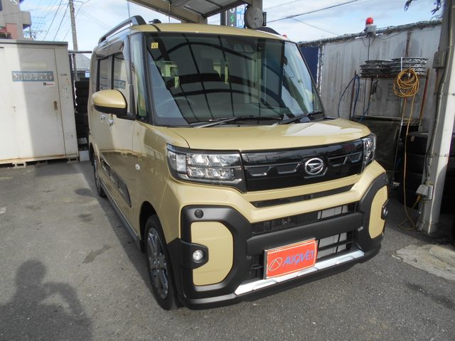 タント　ファンクロス　４ＷＤ　ターボ