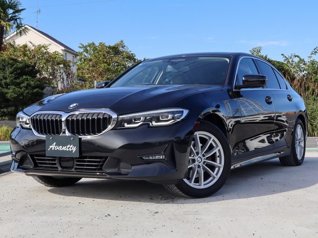 ３シリーズ　セダン　３２０ｉ