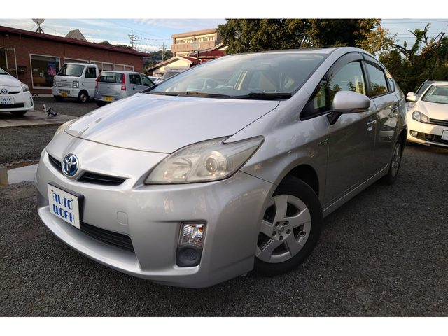 プリウス　Ｌ