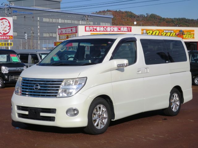 エルグランド　４ＷＤ　ハイウェイスター　ナビ　電動スライド