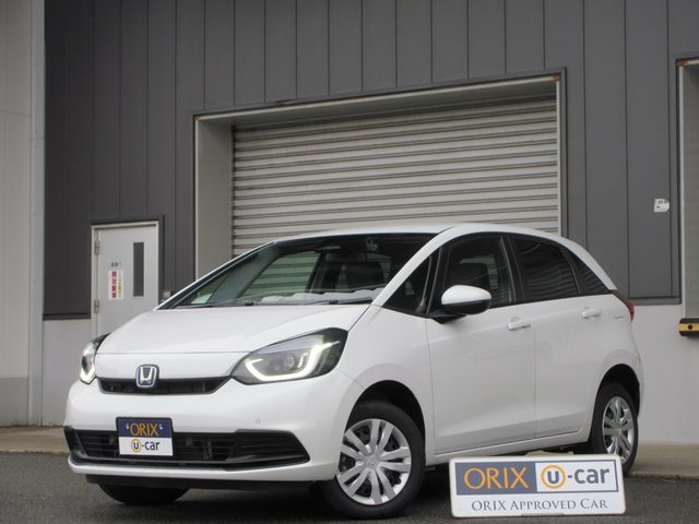 フィット　ｅ：ＨＥＶ　４ＷＤ　ベーシック