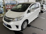 ホンダ フリード　ハイブリッド プレミアムエディション