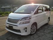 トヨタ ヴェルファイア　ハイブリッド　４ＷＤ ＺＲ