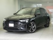 アウディ Ｑ８　ｅ－トロン ５５　クワトロ　Ｓライン