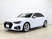 アウディ Ａ４ ４５　ＴＦＳＩ　クワトロ　Ｓライン