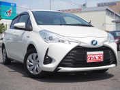 トヨタ ヴィッツ ハイブリッドＦ　禁煙車　アルパインナビ