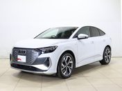 アウディ Ｑ４　ｅ－トロンスポーツバック ４０　Ｓライン